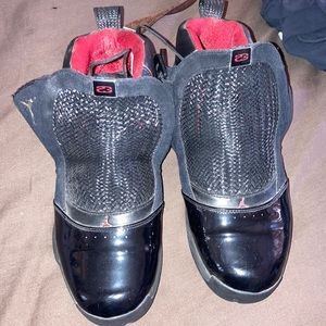 Nike air Jordan’s XIX 19 OG black varsity red